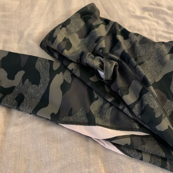 Grey camo leggings - Picture 4 of 4